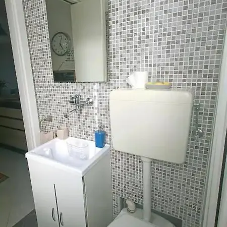 Apartment Penthouse In Area With Very Large Terrace *