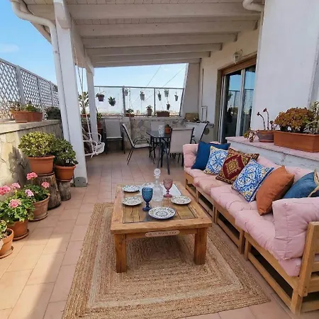 Apartament Penthouse In Area With Very Large Terrace *